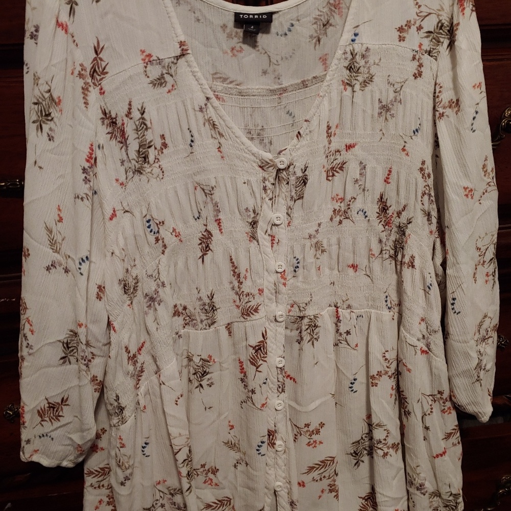 Torrid floral tunic size 4